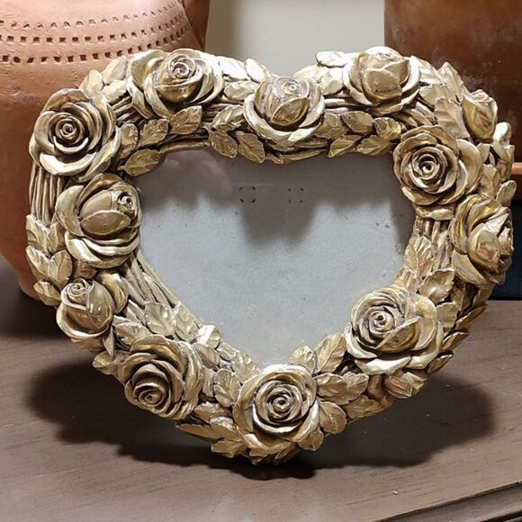Gold Rose Floral Heart Shaped Picture Frame - Picture 1 of 7